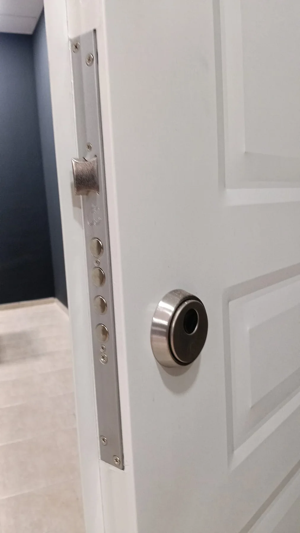 Bombín de seguridad para puerta acorazada en Pineda de Mar